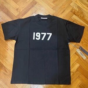 Black 1977 Graphic Tee - Essentials